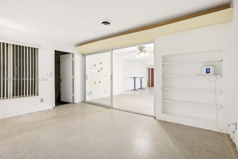 Casa en venta en Hollywood, Florida, 5 dormitorios, 384.71 m2 № 1222967 - foto 9
