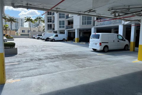 Condominio en venta en Miami Beach, Florida, 2 dormitorios, 94.76 m2 № 8569 - foto 19