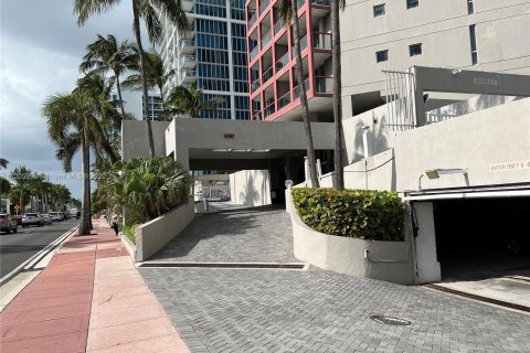 Copropriété à vendre à Miami Beach, Floride: 2 chambres, 94.76 m2 № 8569 - photo 17