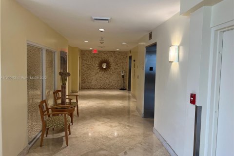 Condominio en venta en Miami Beach, Florida, 2 dormitorios, 94.76 m2 № 8569 - foto 25