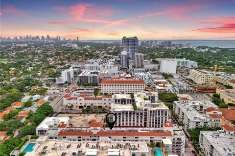 Condominio en venta en Coral Gables, Florida, 2 dormitorios, 90.12 m2 № 1229333 - foto 3