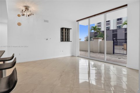 Copropriété à vendre à Coral Gables, Floride: 2 chambres, 90.12 m2 № 1229333 - photo 6