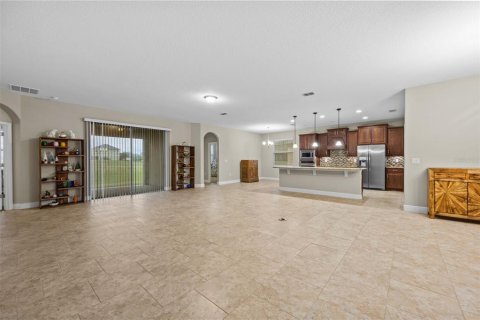 House in Davenport, Florida 4 bedrooms, 222.32 sq.m. № 937749 - photo 14