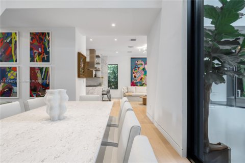 Casa en venta en Miami Beach, Florida, 6 dormitorios, 464.51 m2 № 1327610 - foto 20