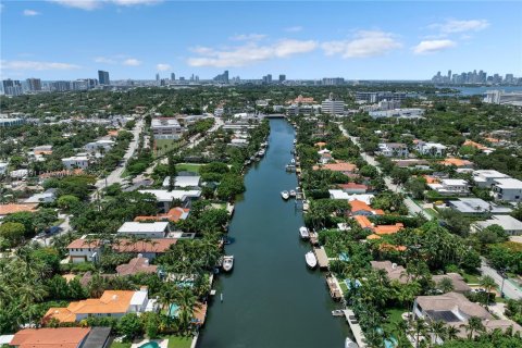 Casa en venta en Miami Beach, Florida, 6 dormitorios, 464.51 m2 № 1327610 - foto 6