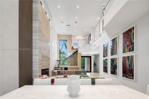 Casa en venta en Miami Beach, Florida, 6 dormitorios, 464.51 m2 № 1327610 - foto 19