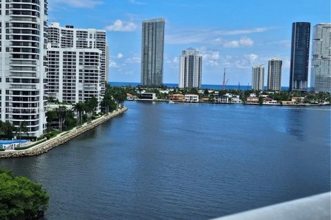 Condo in Aventura, Florida, 2 bedrooms  № 1327609 - photo 2