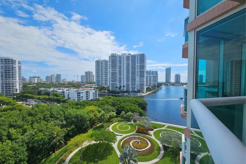 Condo in Aventura, Florida, 2 bedrooms  № 1327609 - photo 25