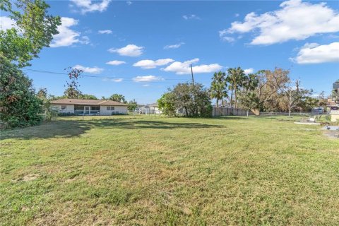 House in Port Charlotte, Florida 3 bedrooms, 111.48 sq.m. № 1412898 - photo 20