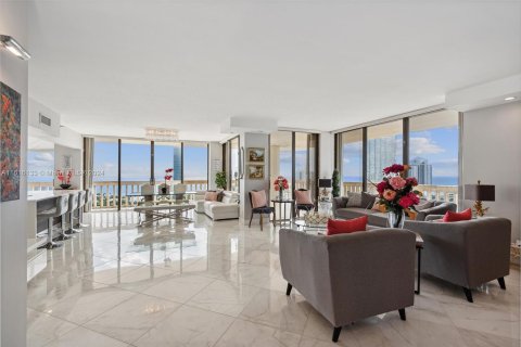 Condominio en venta en Aventura, Florida, 3 dormitorios, 220.27 m2 № 1240439 - foto 9