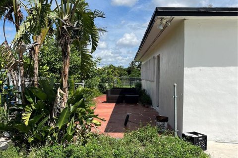 Casa en venta en Miami Gardens, Florida, 4 dormitorios, 166.67 m2 № 1240438 - foto 7