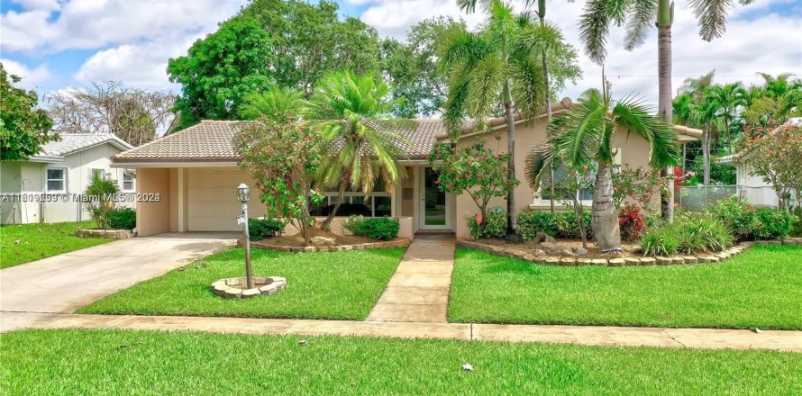 Villa ou maison à Hollywood, Floride 3 chambres, 122.07 m2 № 1240404