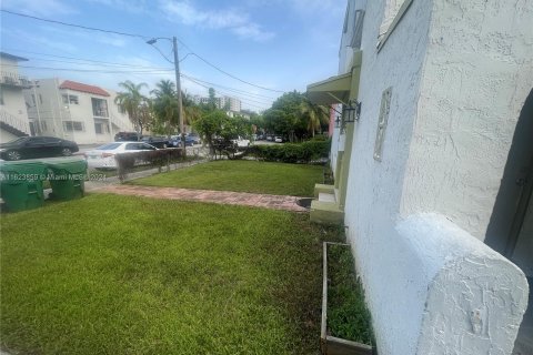 House in Miami, Florida 3 bedrooms, 200.67 sq.m. № 1292636 - photo 30