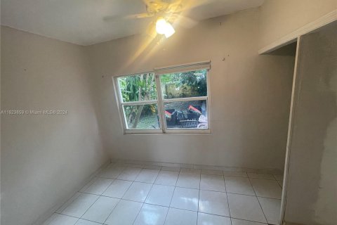 House in Miami, Florida 3 bedrooms, 200.67 sq.m. № 1292636 - photo 10