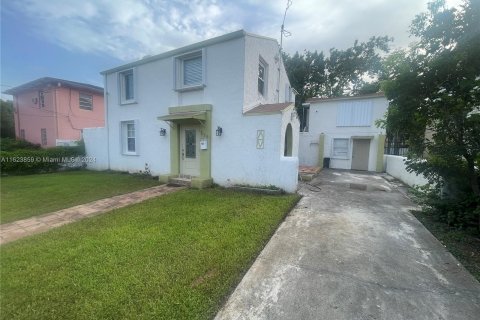 House in Miami, Florida 3 bedrooms, 200.67 sq.m. № 1292636 - photo 2