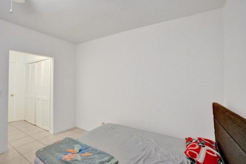 Condo in Boca Raton, Florida, 1 bedroom  № 1222390 - photo 17