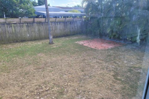 House in Miami, Florida 3 bedrooms, 103.12 sq.m. № 1271990 - photo 28