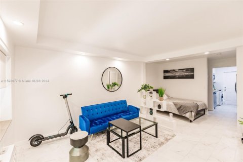 Condominio en venta en Miami Beach, Florida, 43.29 m2 № 1208336 - foto 9