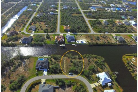 Terreno en venta en Port Charlotte, Florida № 946946 - foto 7