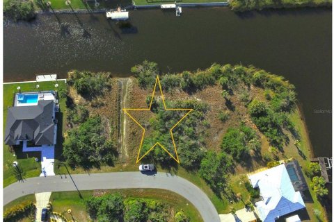 Terreno en venta en Port Charlotte, Florida № 946946 - foto 2