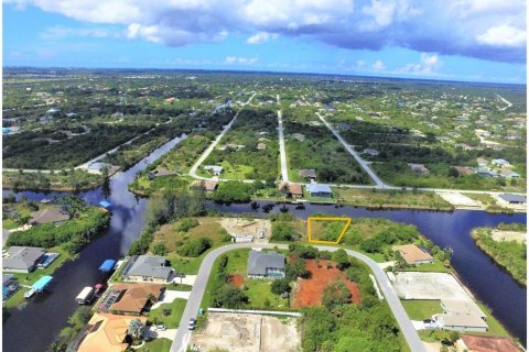 Terreno en venta en Port Charlotte, Florida № 946946 - foto 10