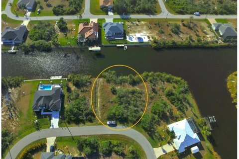 Terreno en venta en Port Charlotte, Florida № 946946 - foto 8