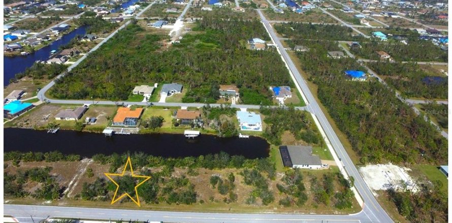 Terrain à Port Charlotte, Floride № 946866