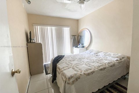 Touwnhouse à vendre à Tamarac, Floride: 4 chambres, 204.38 m2 № 1128778 - photo 17
