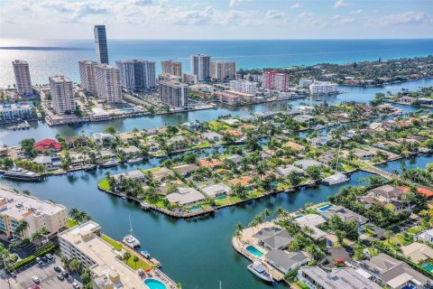 Villa ou maison à vendre à Hallandale Beach, Floride: 3 chambres, 268.39 m2 № 1120077 - photo 7