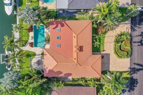 Casa en venta en Hallandale Beach, Florida, 3 dormitorios, 268.39 m2 № 1120077 - foto 5