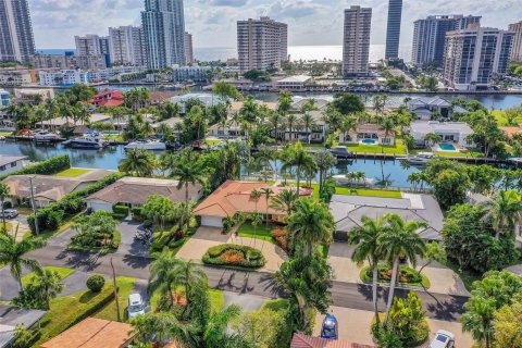 Villa ou maison à vendre à Hallandale Beach, Floride: 3 chambres, 268.39 m2 № 1120077 - photo 15