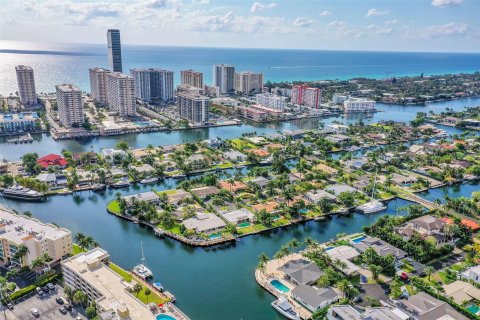 Villa ou maison à vendre à Hallandale Beach, Floride: 3 chambres, 268.39 m2 № 1120077 - photo 8