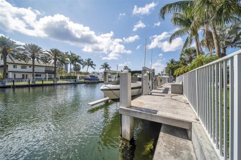 Villa ou maison à vendre à Hallandale Beach, Floride: 3 chambres, 268.39 m2 № 1120077 - photo 21