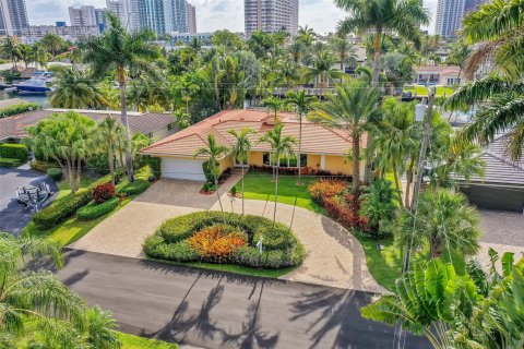 Villa ou maison à vendre à Hallandale Beach, Floride: 3 chambres, 268.39 m2 № 1120077 - photo 16