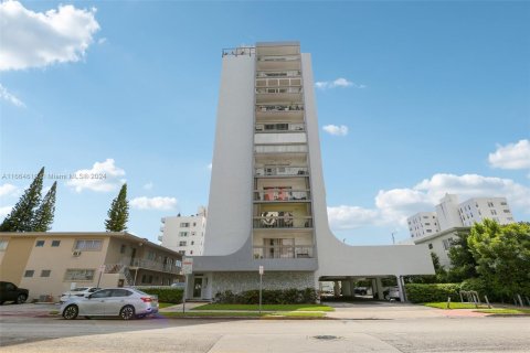 Condominio en alquiler en Miami Beach, Florida, 2 dormitorios, 99.41 m2 № 1375725 - foto 21