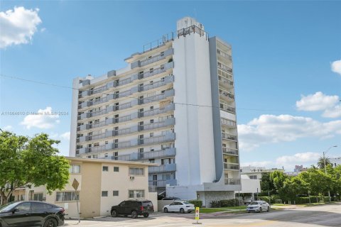 Condominio en alquiler en Miami Beach, Florida, 2 dormitorios, 99.41 m2 № 1375725 - foto 23