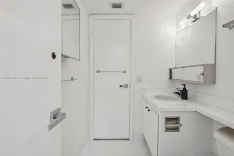 Condominio en alquiler en Miami Beach, Florida, 2 dormitorios, 99.41 m2 № 1375725 - foto 7