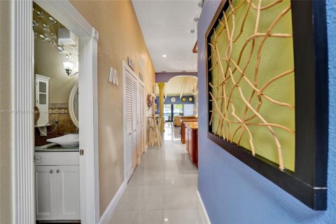 Villa ou maison à vendre à Hallandale Beach, Floride: 3 chambres, 156.08 m2 № 1235982 - photo 7