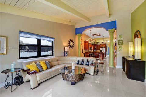 Villa ou maison à vendre à Hallandale Beach, Floride: 3 chambres, 156.08 m2 № 1235982 - photo 25