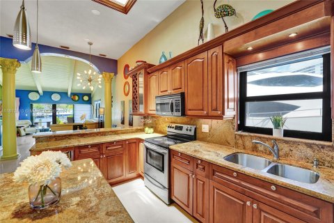 Villa ou maison à vendre à Hallandale Beach, Floride: 3 chambres, 156.08 m2 № 1235982 - photo 16