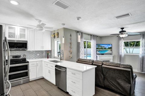 House in Boca Raton, Florida 4 bedrooms, 174.01 sq.m. № 1133135 - photo 28