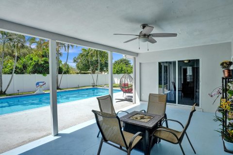 House in Boca Raton, Florida 4 bedrooms, 174.01 sq.m. № 1133135 - photo 17