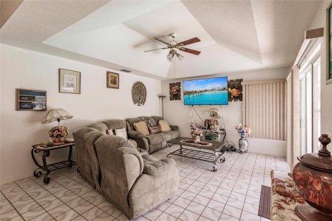 Villa ou maison à vendre à Punta Gorda, Floride: 4 chambres, 269.04 m2 № 1163759 - photo 14