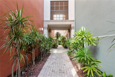 Condo in Tampa, Florida, 1 bedroom  № 1408100 - photo 2