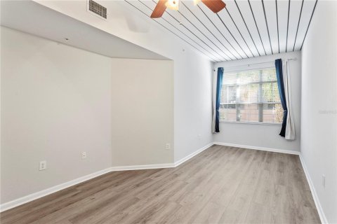 Condo in Tampa, Florida, 1 bedroom  № 1408100 - photo 21