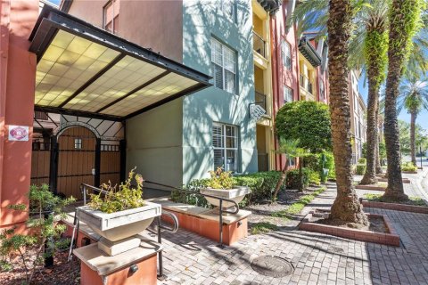 Condo in Tampa, Florida, 1 bedroom  № 1408100 - photo 1