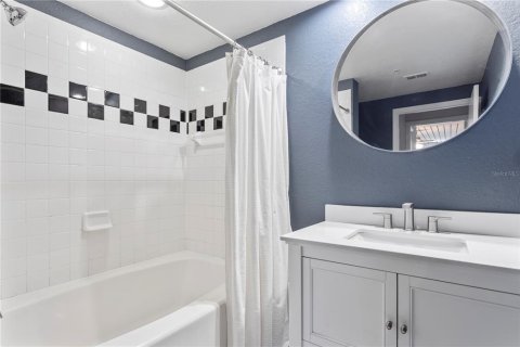 Condo in Tampa, Florida, 1 bedroom  № 1408100 - photo 15