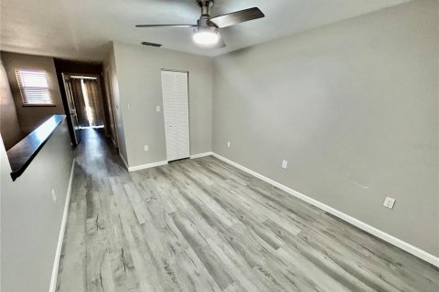 Condominio en alquiler en Gainesville, Florida, 2 dormitorios, 94.76 m2 № 1376549 - foto 3