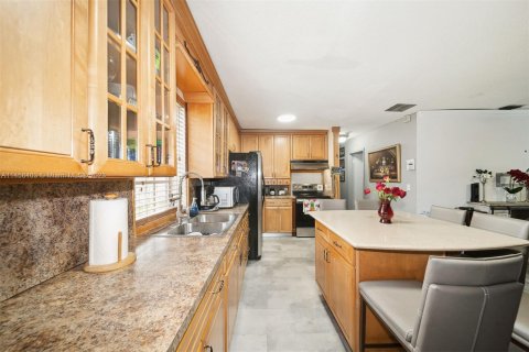 Casa en venta en North Miami, Florida, 3 dormitorios, 93.46 m2 № 739653 - foto 9