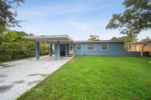 Villa ou maison à vendre à North Miami, Floride: 3 chambres, 93.46 m2 № 739653 - photo 4